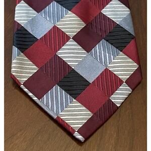 Geoffrey Beene Hand Made 100% Silk Men’s Neck Tie Made In China